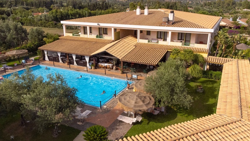  iH Hotels Villasimius Le Zagare piscina vista camera - IH HOTELS VILLASIMIUS LE ZAGARE RESORT a Villasimius  
